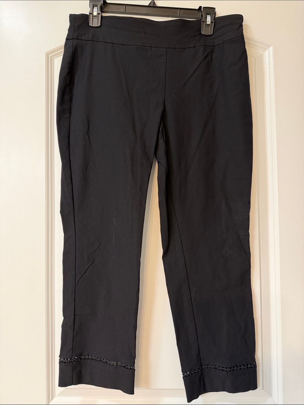 crown & ivy Black Cropped Pull-On Ankle Pants with Hem Trim
